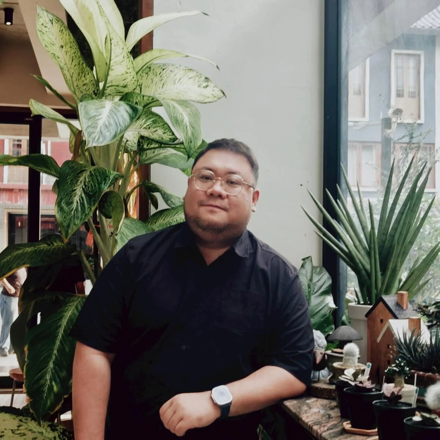 Plai — Apisak Puakvisut